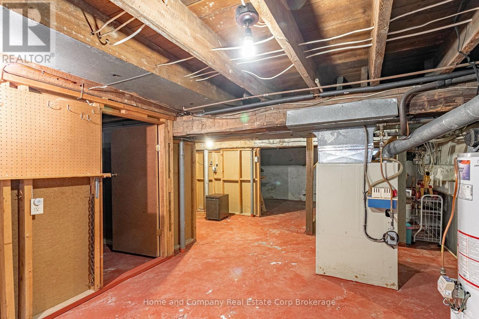 105 Centre Street Property Photo 26