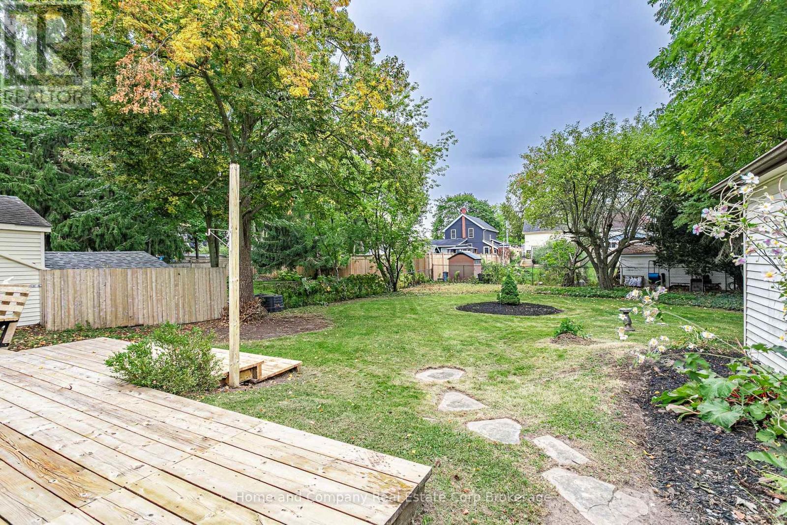 105 Centre Street Property Photo 29