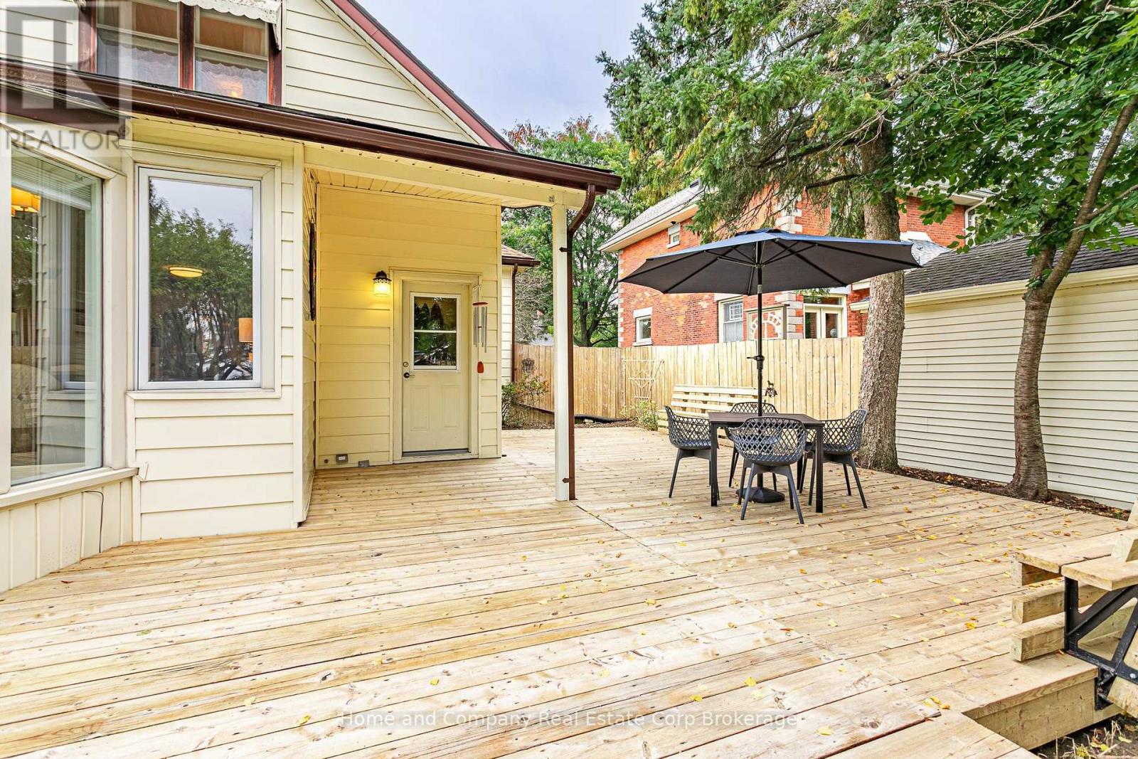 105 Centre Street Property Photo 33