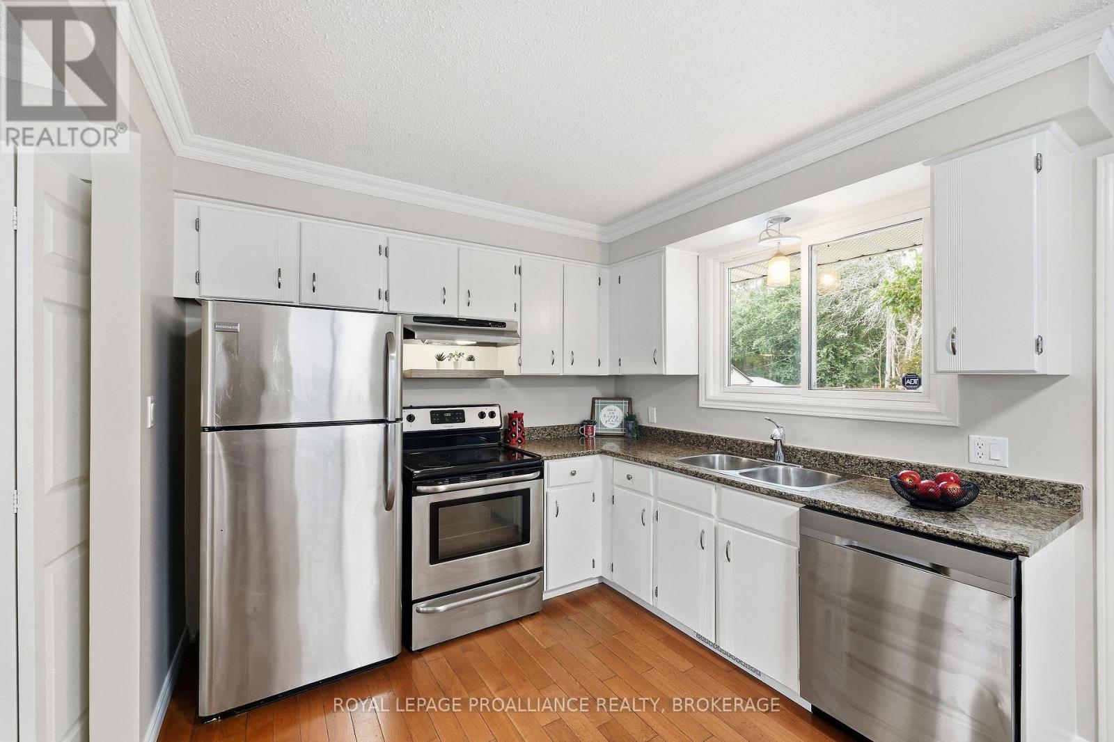 55 Folger Street Property Photo 25