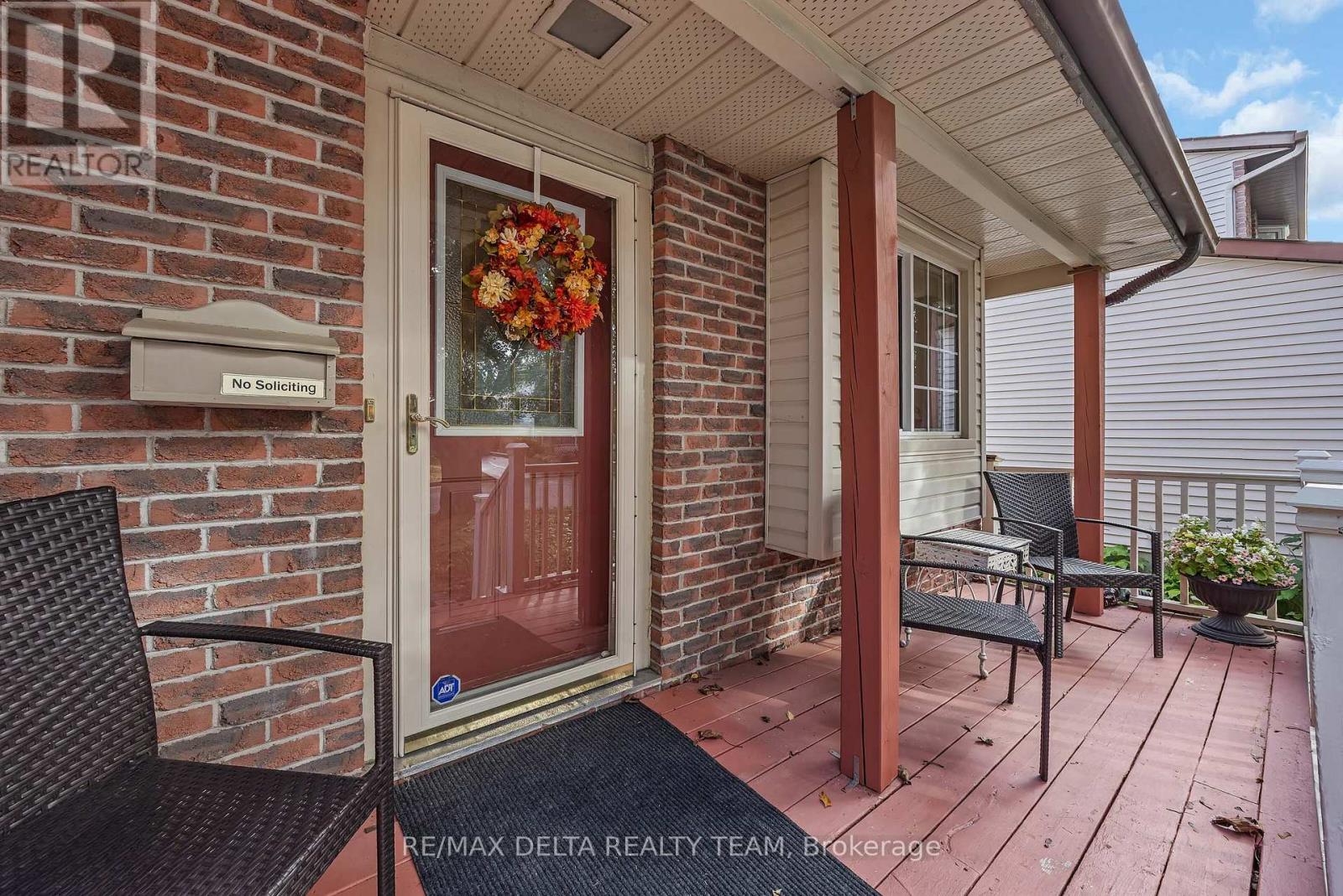 435 Duvernay Drive Property Photo 2