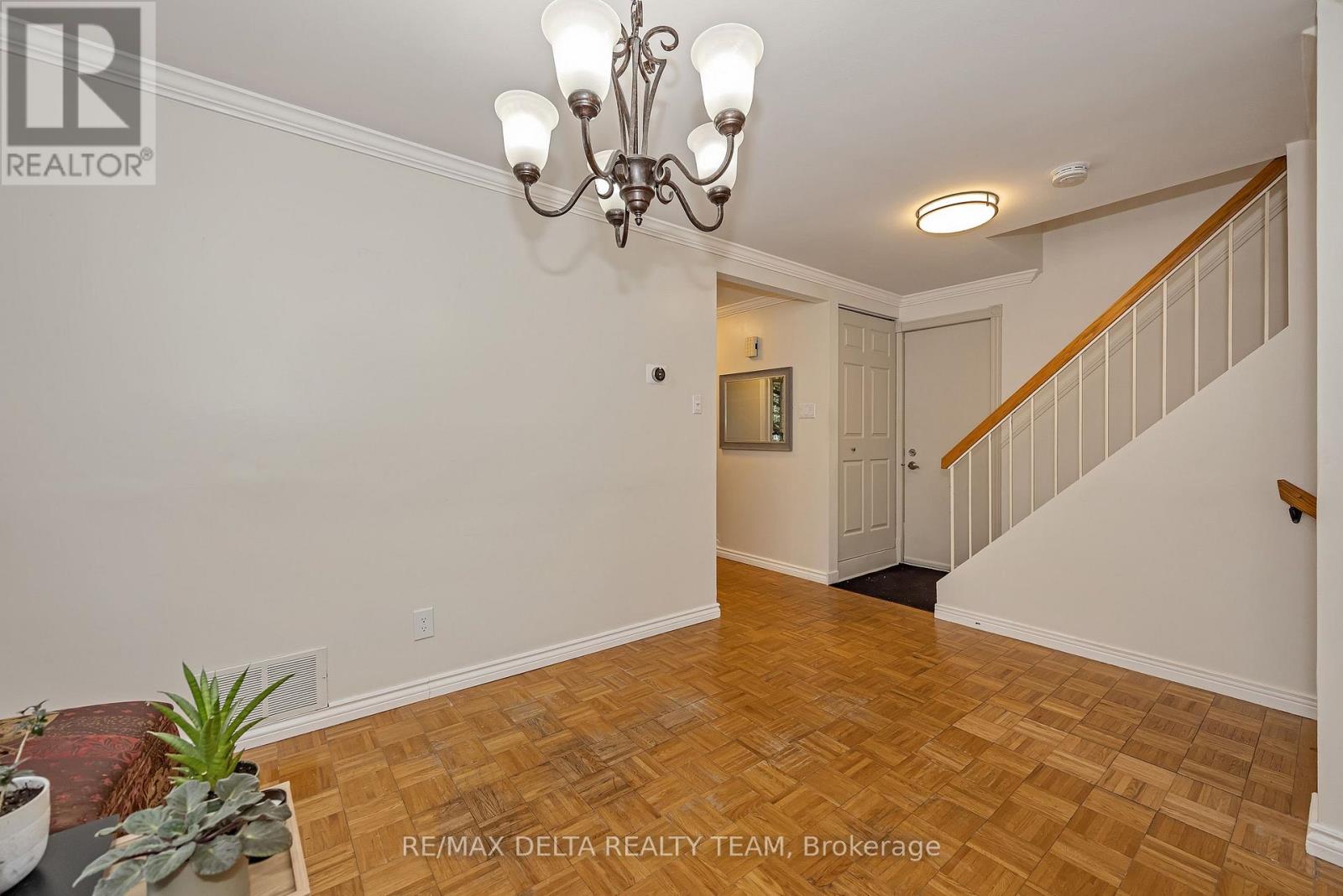 435 Duvernay Drive Property Photo 7