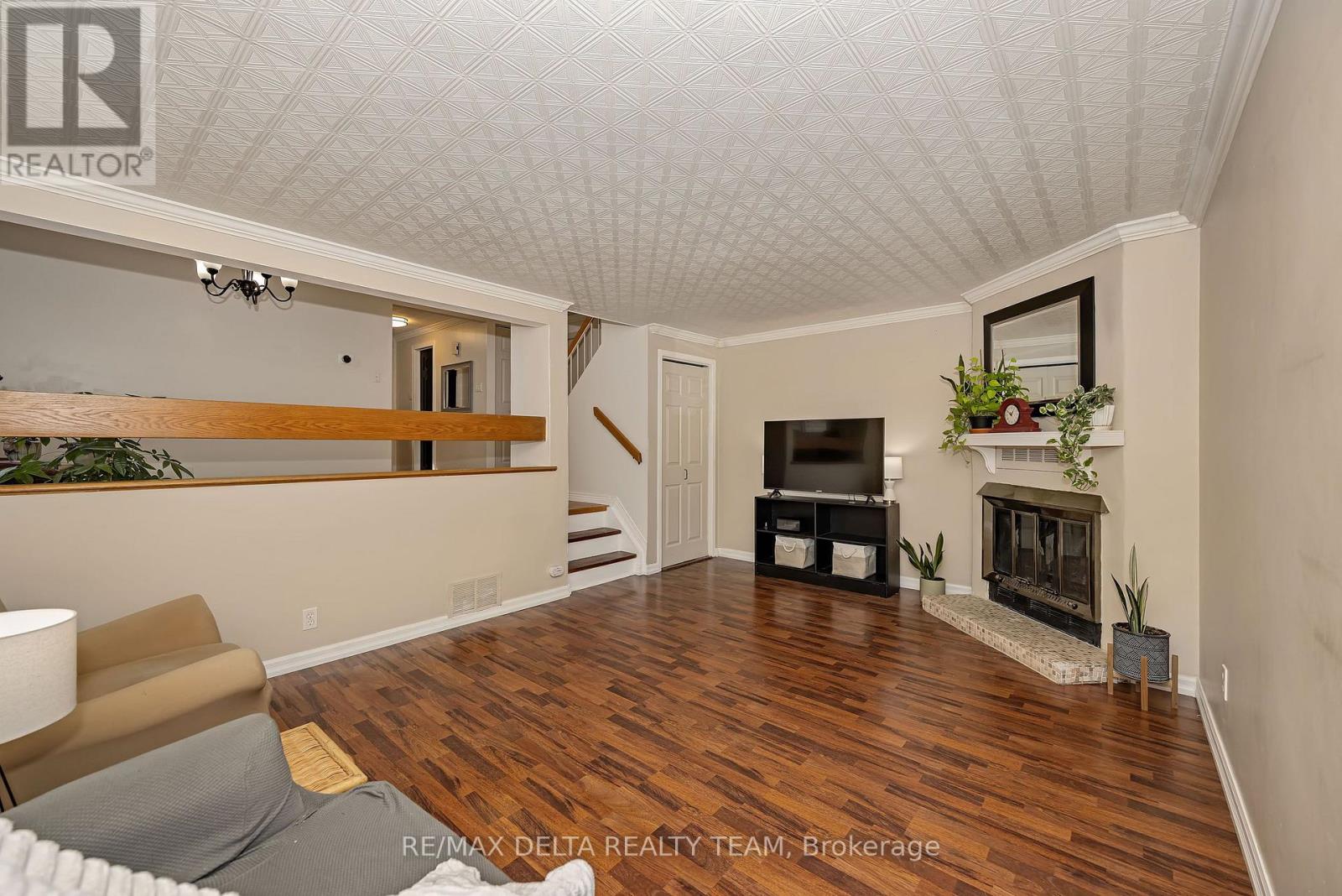 435 Duvernay Drive Property Photo 8