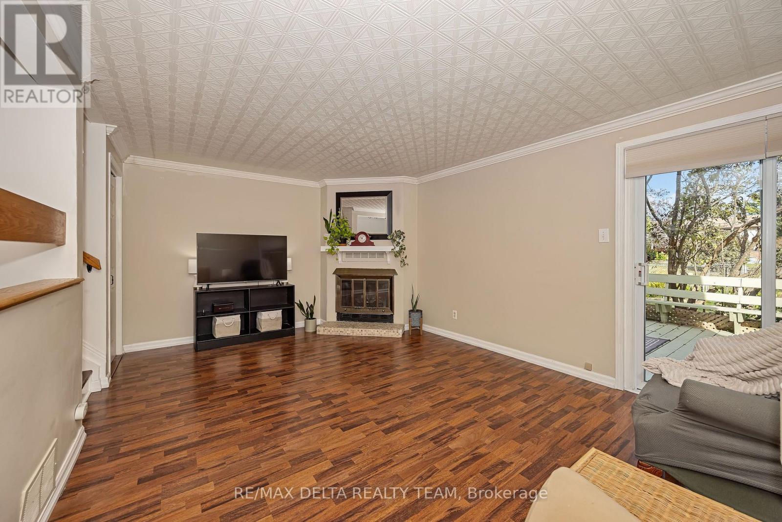 435 Duvernay Drive Property Photo 9