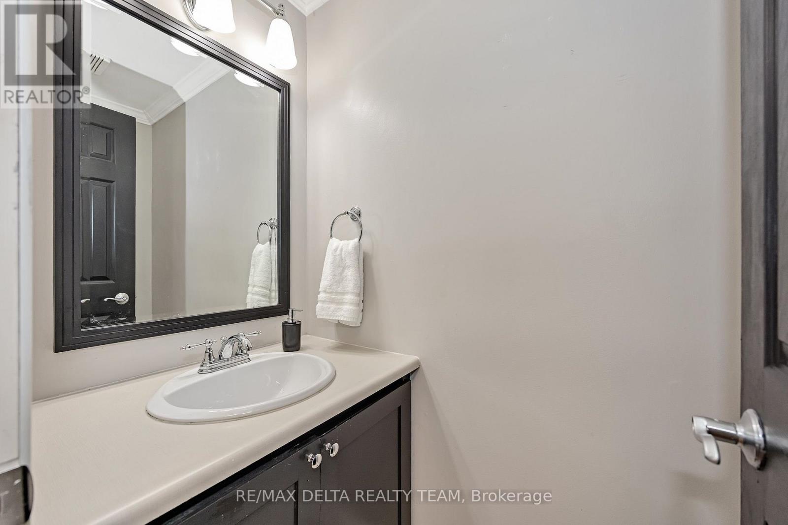 435 Duvernay Drive Property Photo 16