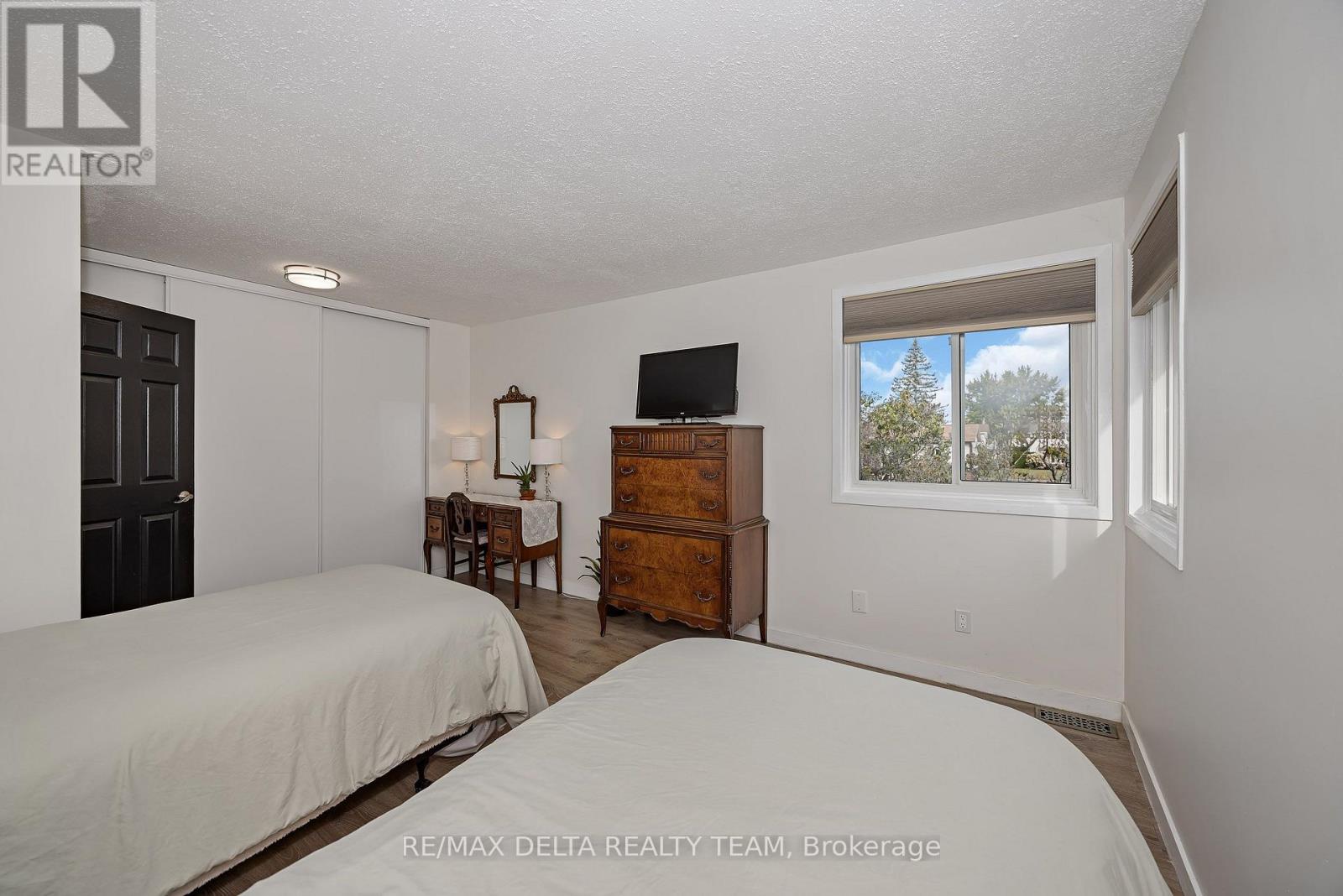 435 Duvernay Drive Property Photo 20