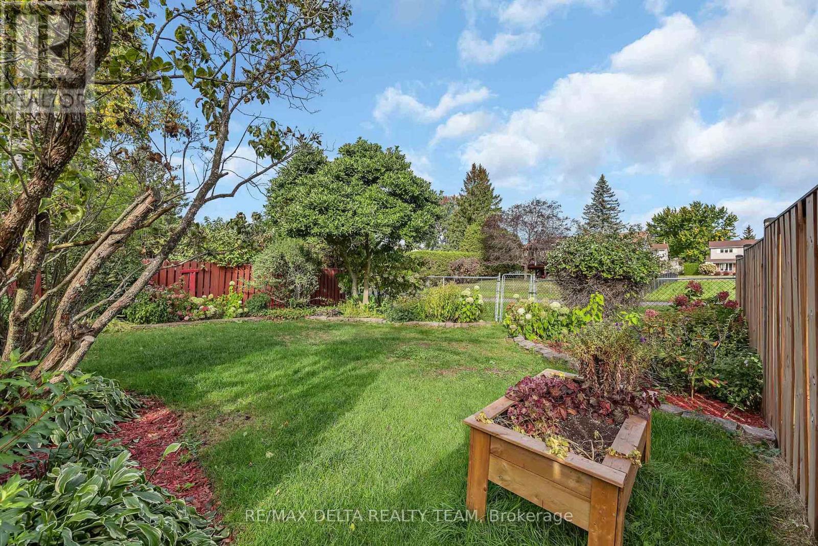 435 Duvernay Drive Property Photo 37