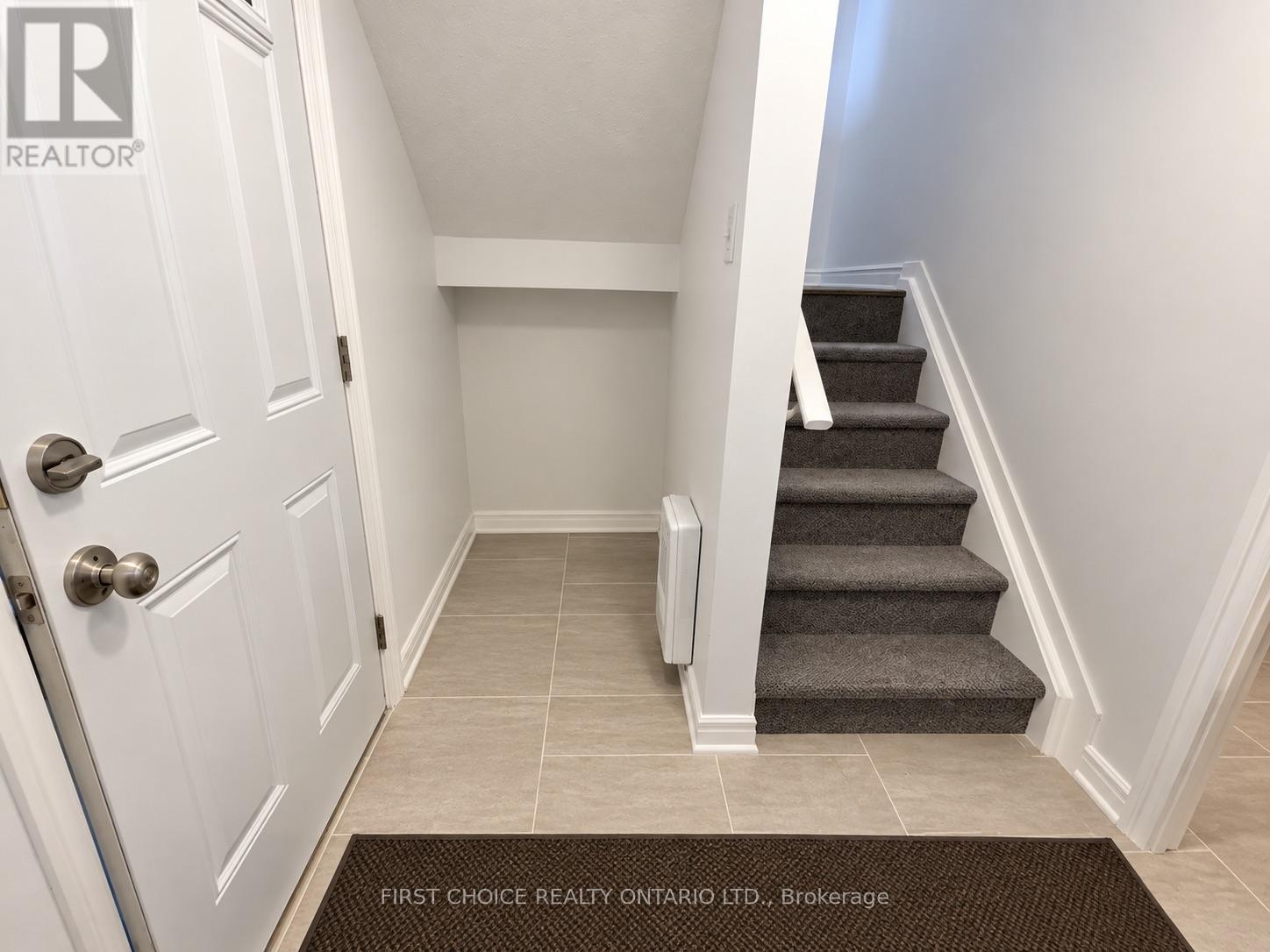 186 - 825 Cahill Drive W Property Photo 2