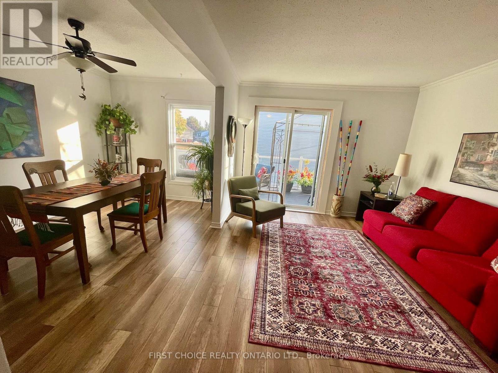 186 - 825 Cahill Drive W Property Photo 8