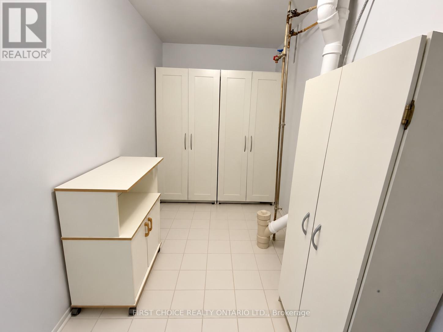 186 - 825 Cahill Drive W Property Photo 15