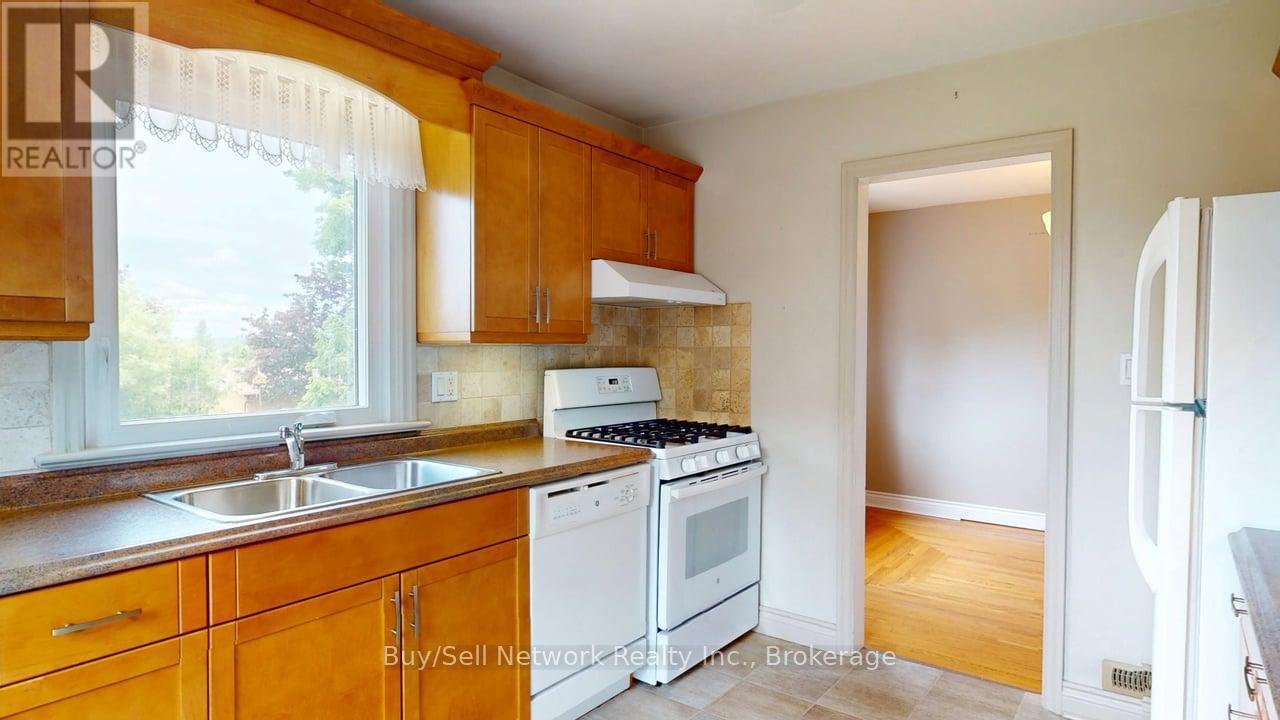 962 Ward Street Property Photo 14