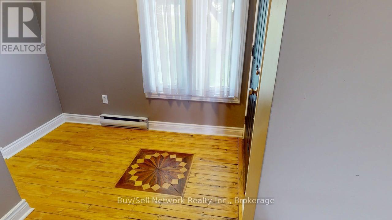 962 Ward Street Property Photo 26
