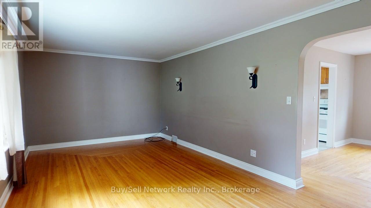 962 Ward Street Property Photo 28