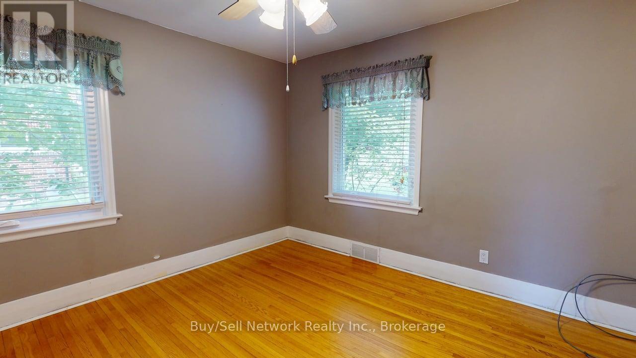 962 Ward Street Property Photo 33
