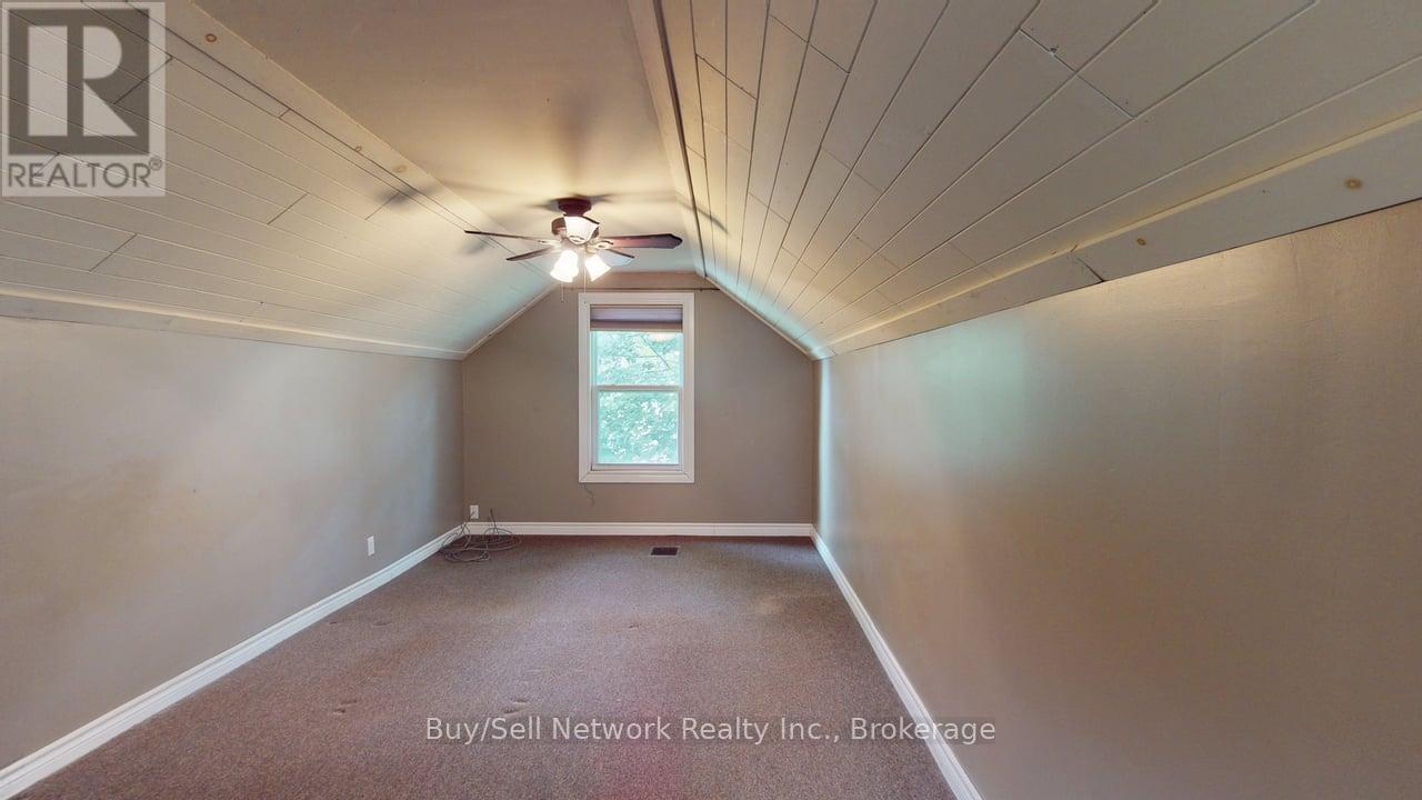 962 Ward Street Property Photo 41