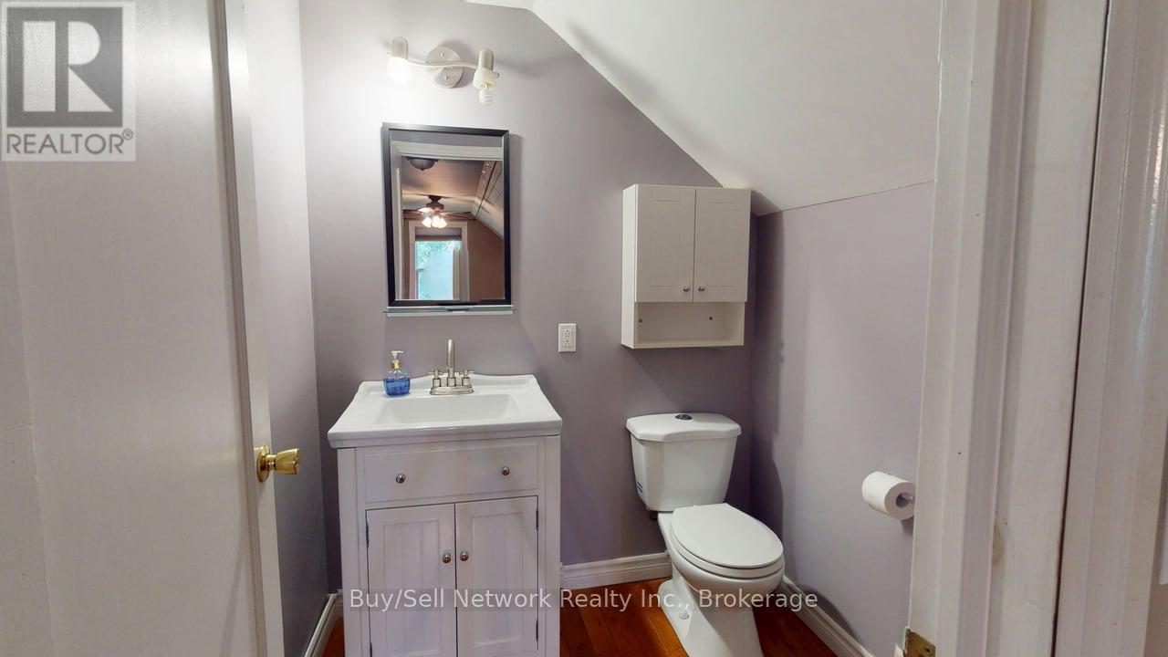 962 Ward Street Property Photo 42