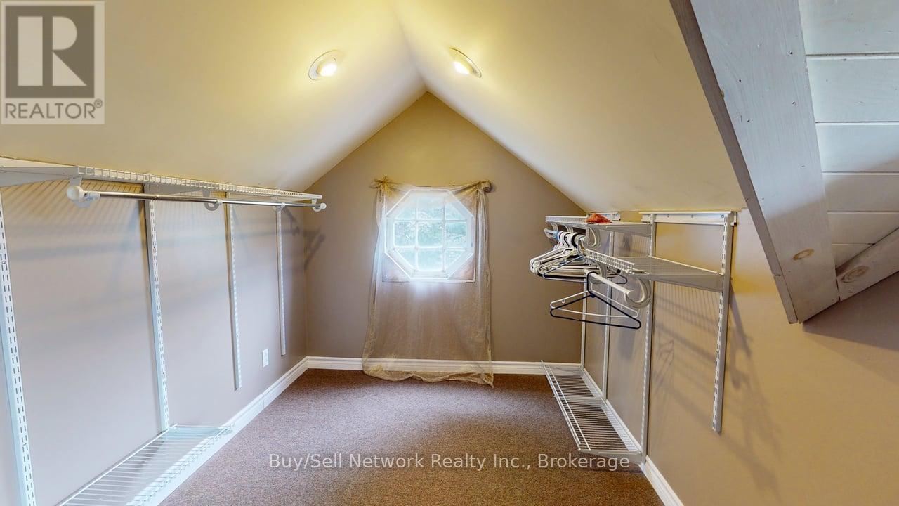 962 Ward Street Property Photo 43