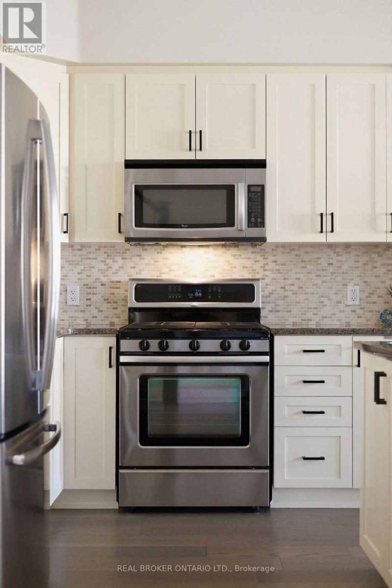 2221 Angelica Avenue Property Photo 12
