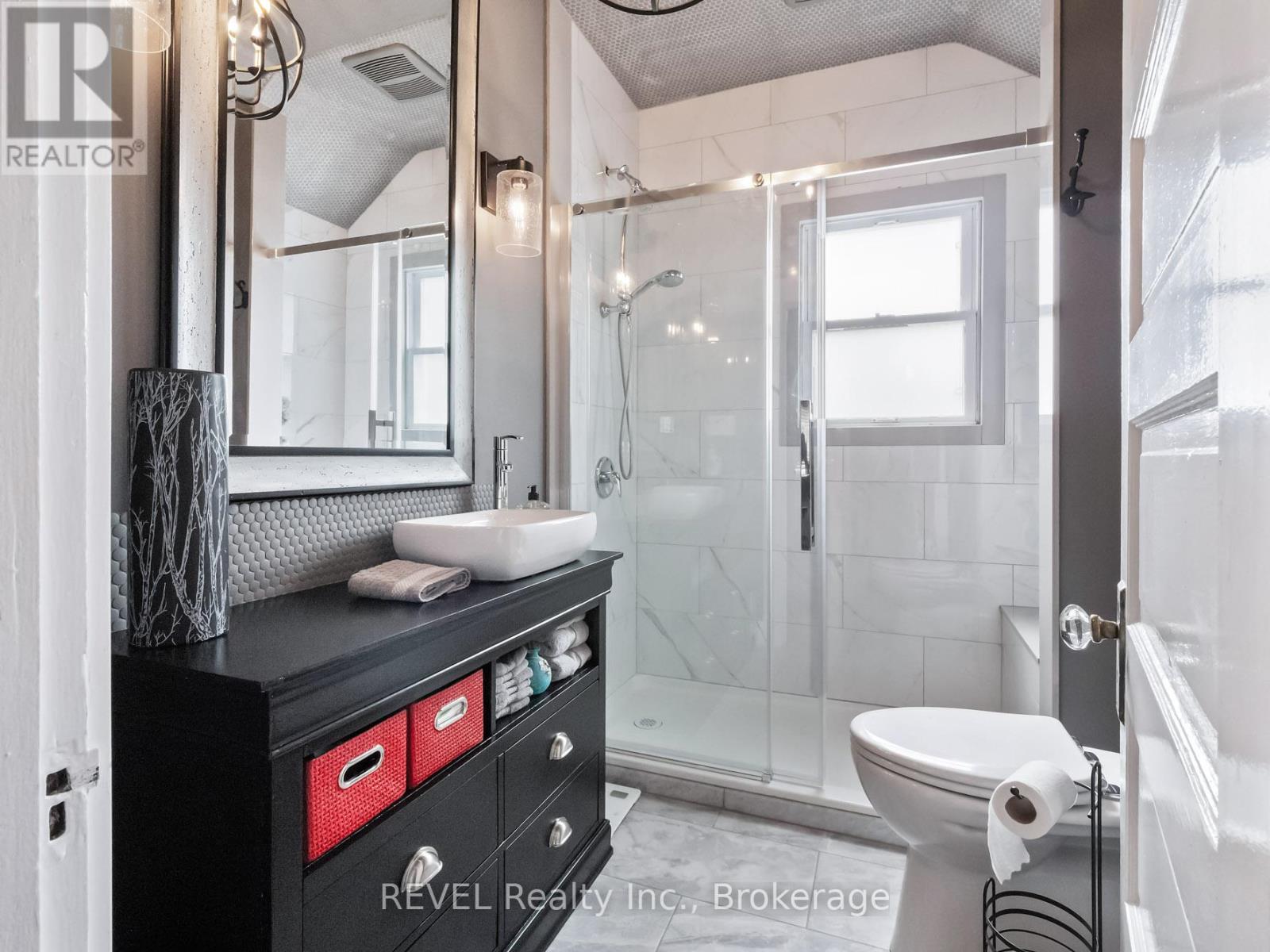 259 Dufferin Street Property Photo 13