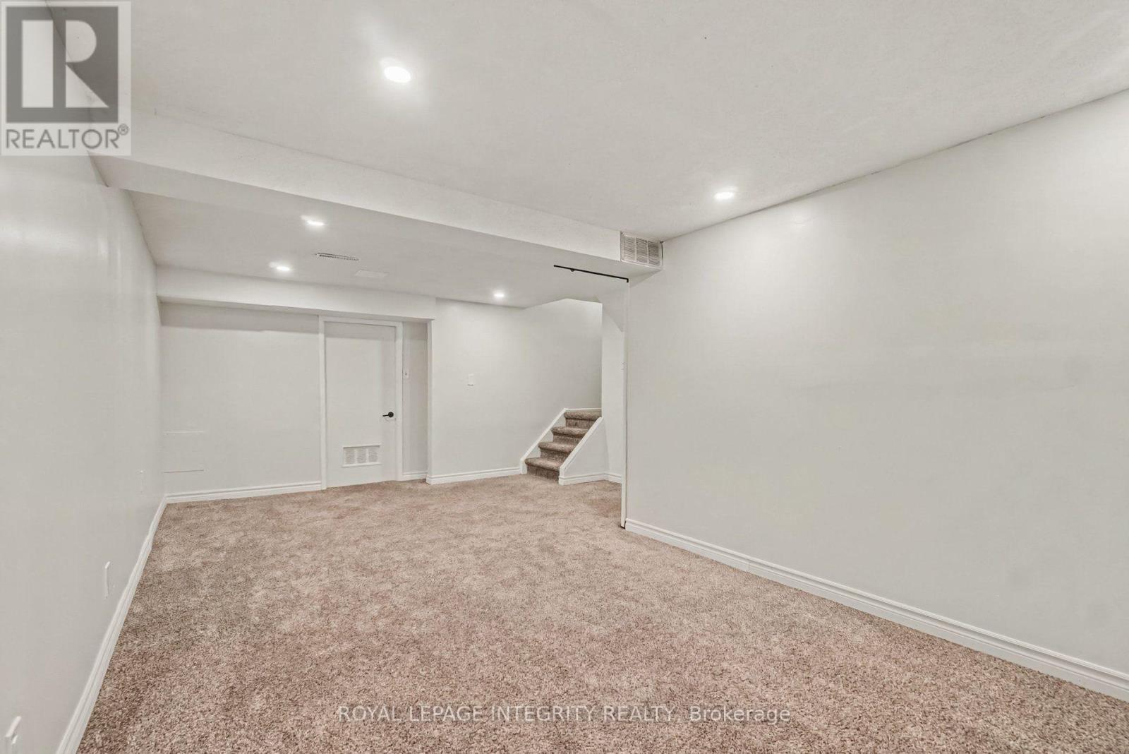 C - 33 Woodfield Drive Property Photo 28