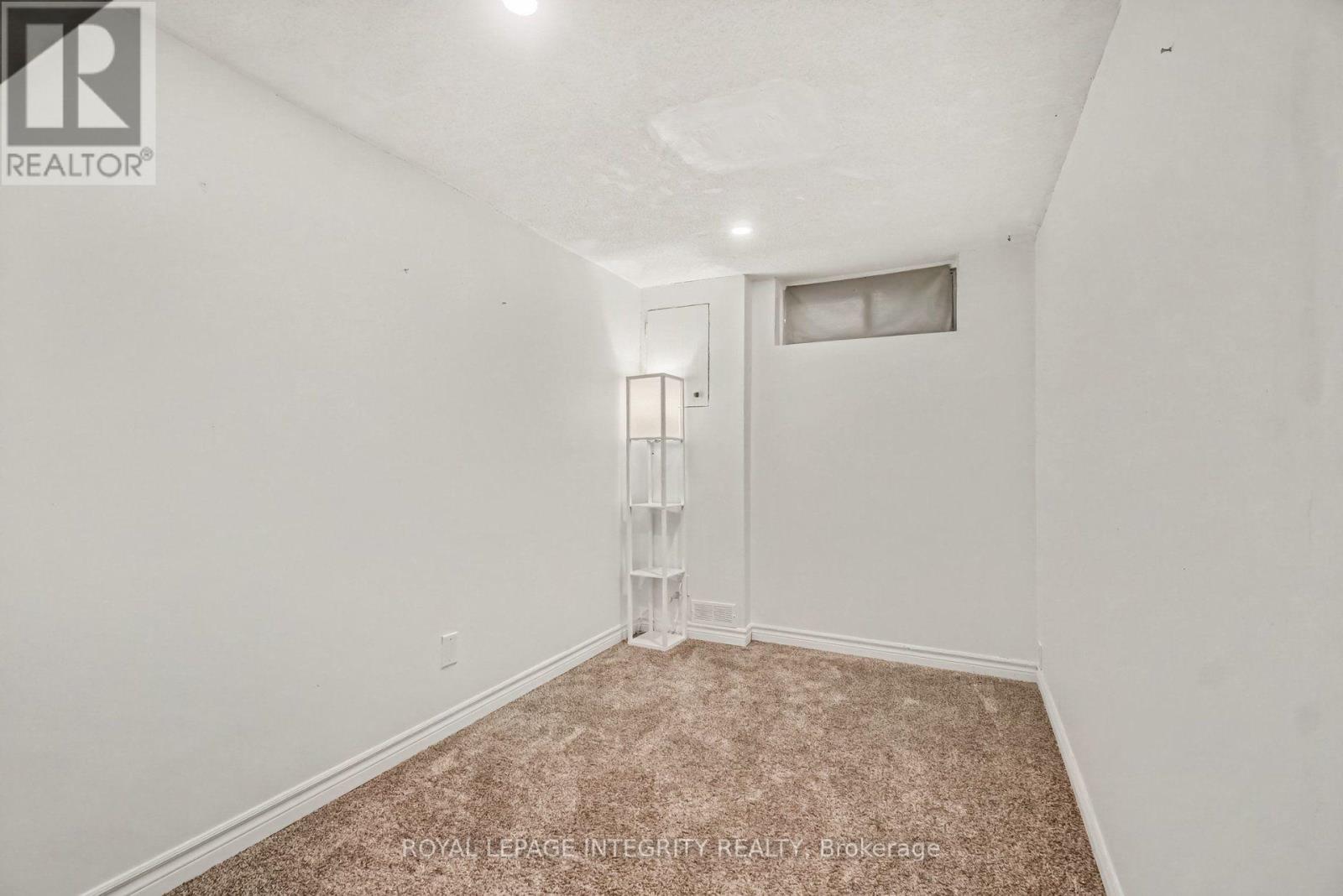 C - 33 Woodfield Drive Property Photo 30