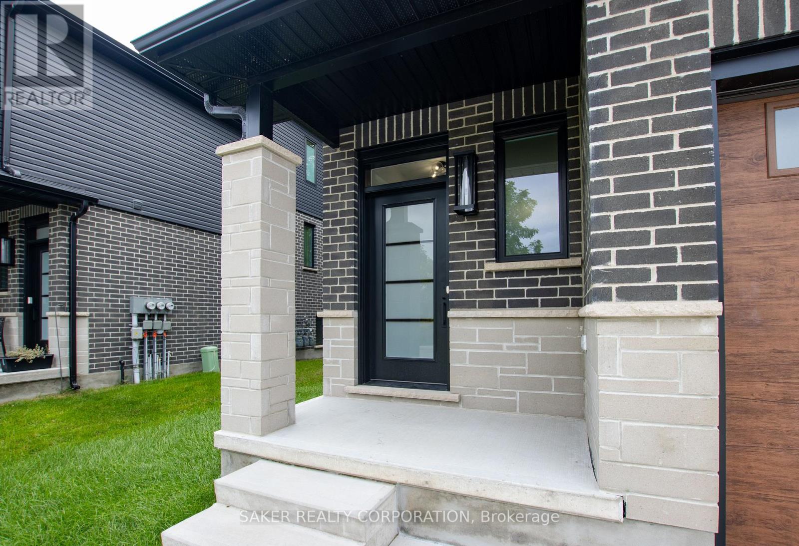 581 Regent Street Property Photo 2