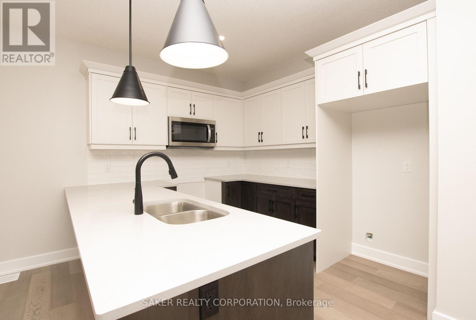 581 Regent Street Property Photo 6
