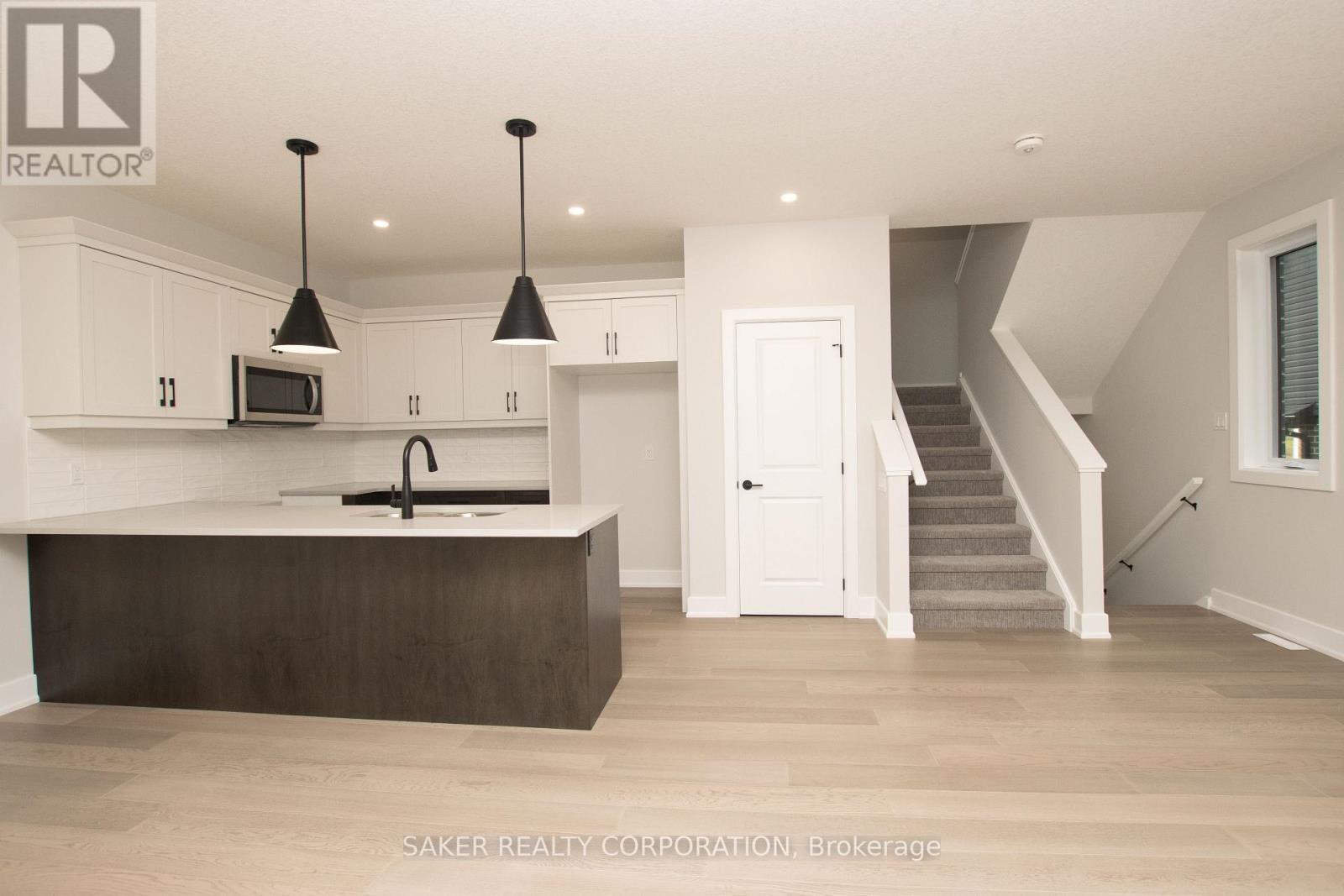 581 Regent Street Property Photo 11
