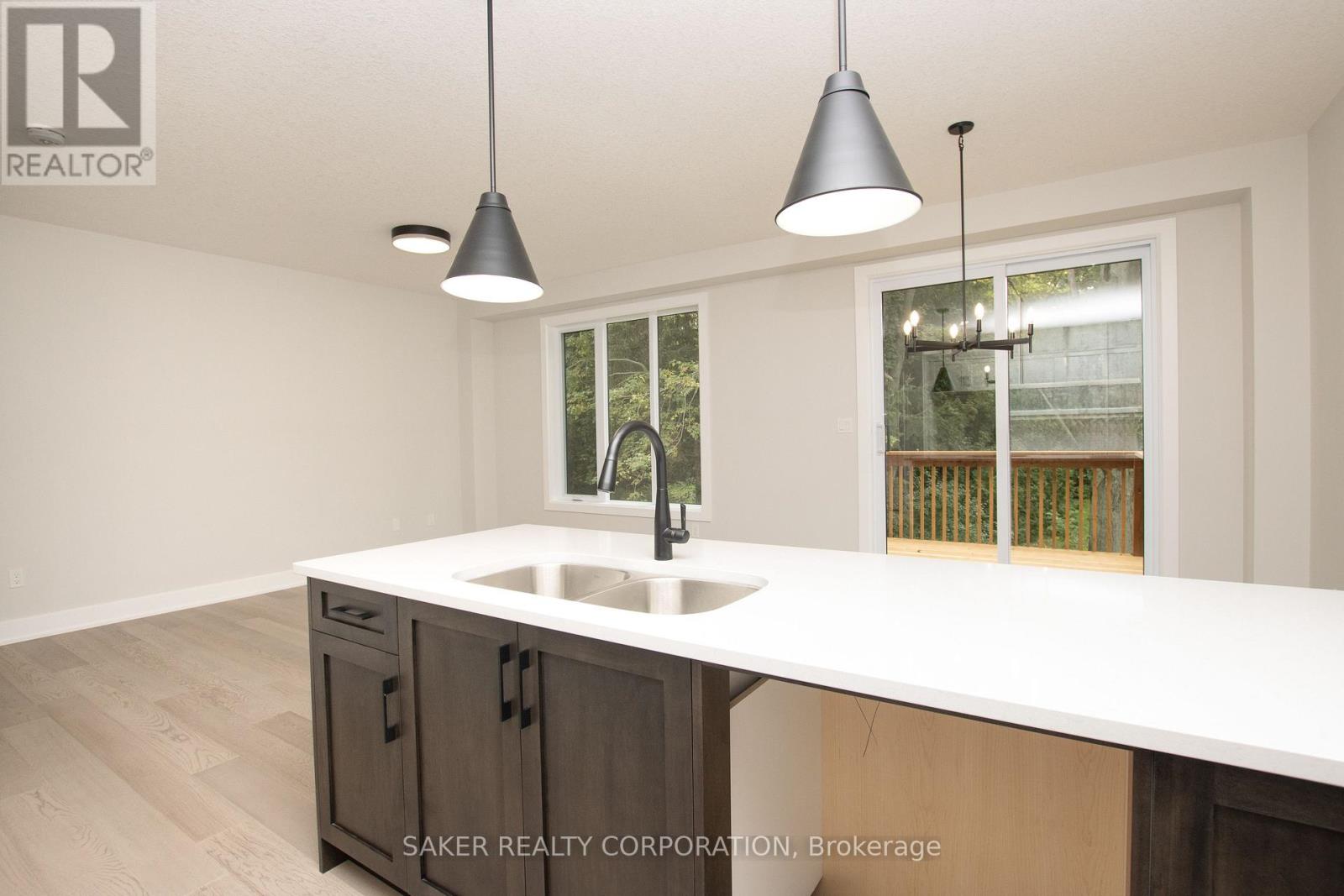 581 Regent Street Property Photo 15