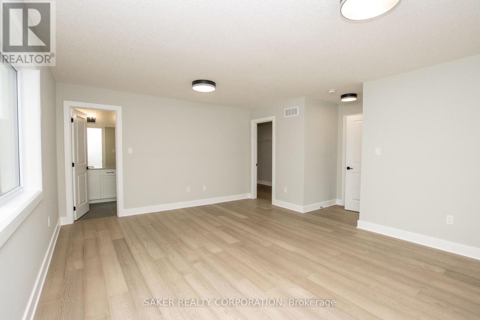 581 Regent Street Property Photo 28
