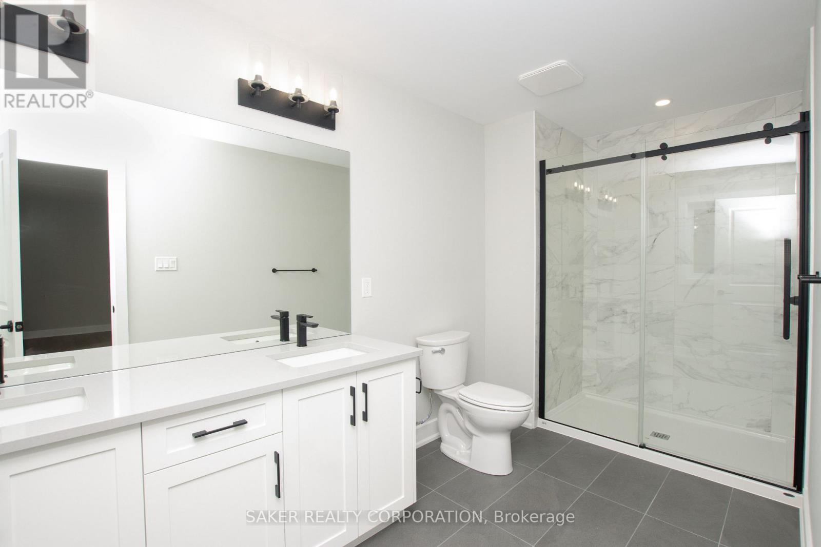 581 Regent Street Property Photo 29