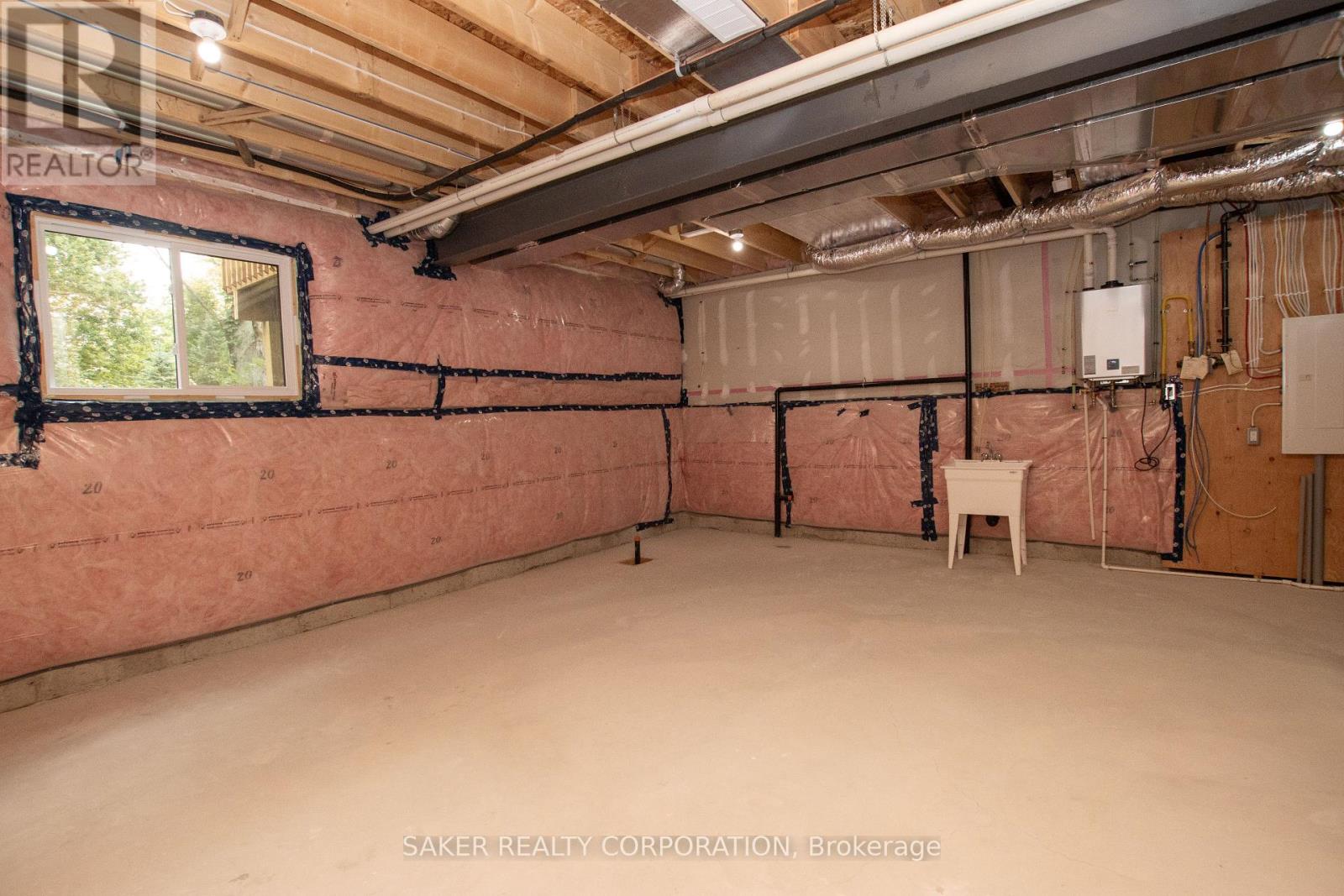 581 Regent Street Property Photo 32