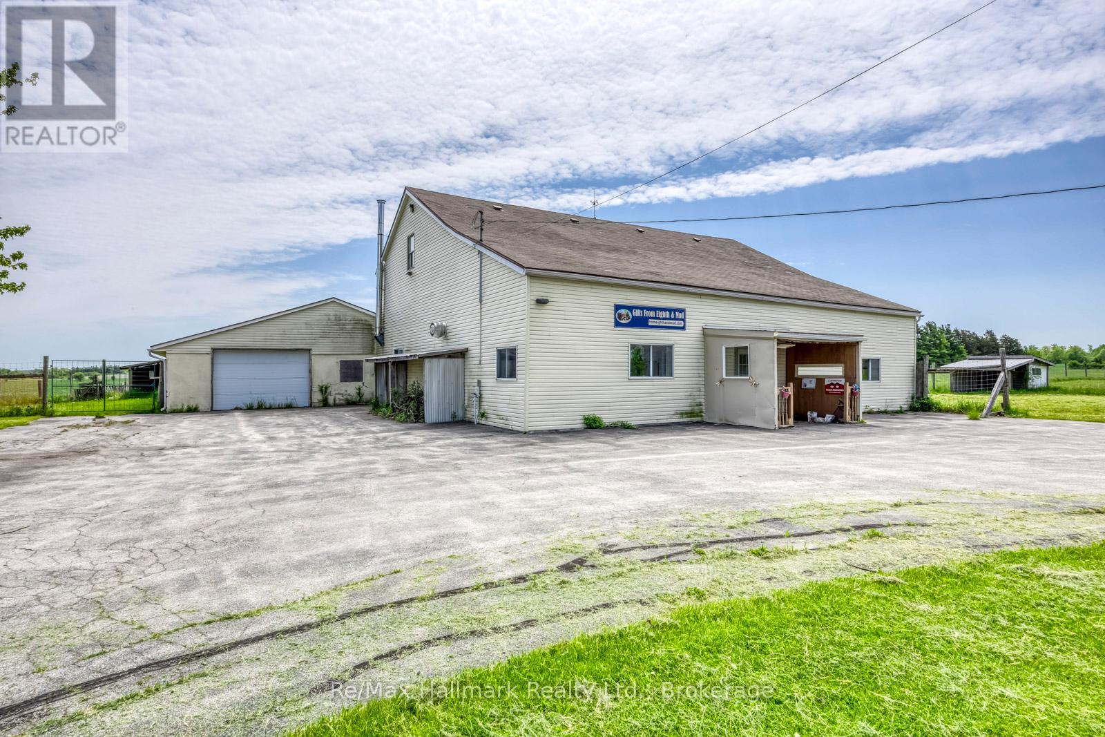 232 Eighth Road E Property Photo 49