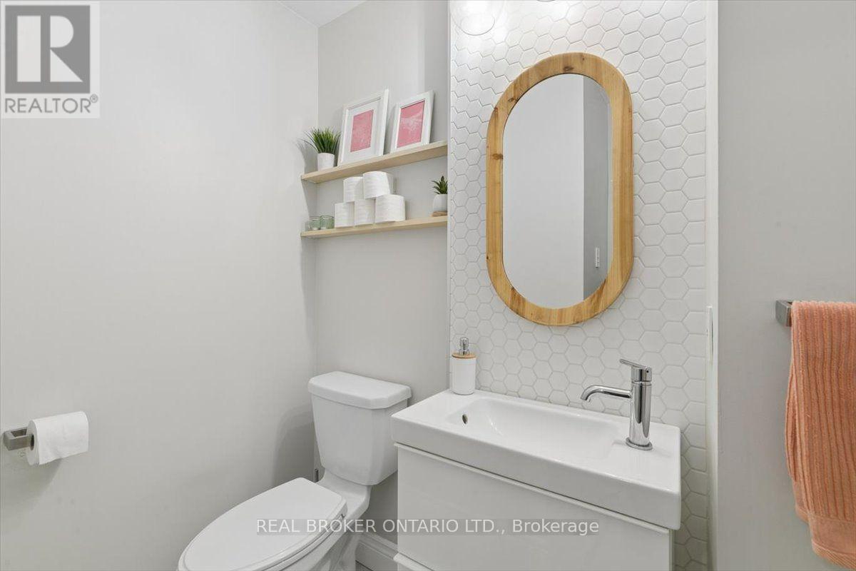 10 - 180 Highland Crescent Property Photo 16
