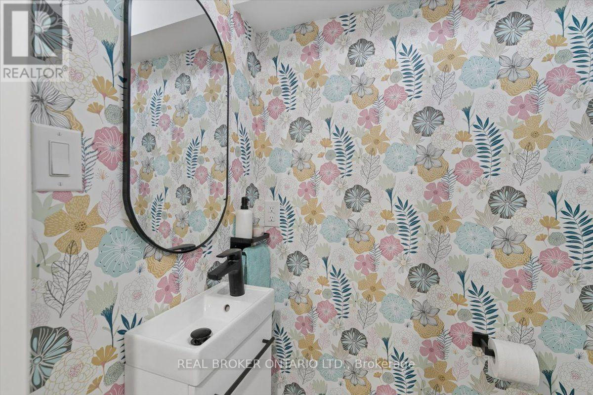 10 - 180 Highland Crescent Property Photo 26