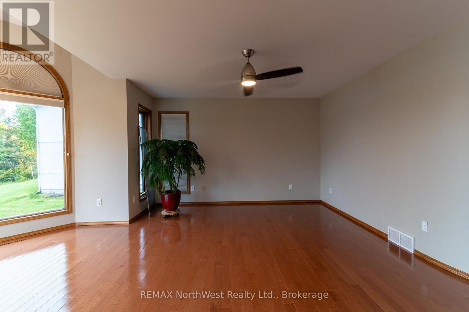 336 1/2 - 336-336 1/2 Second Avenue East Avenue S Property Photo 16