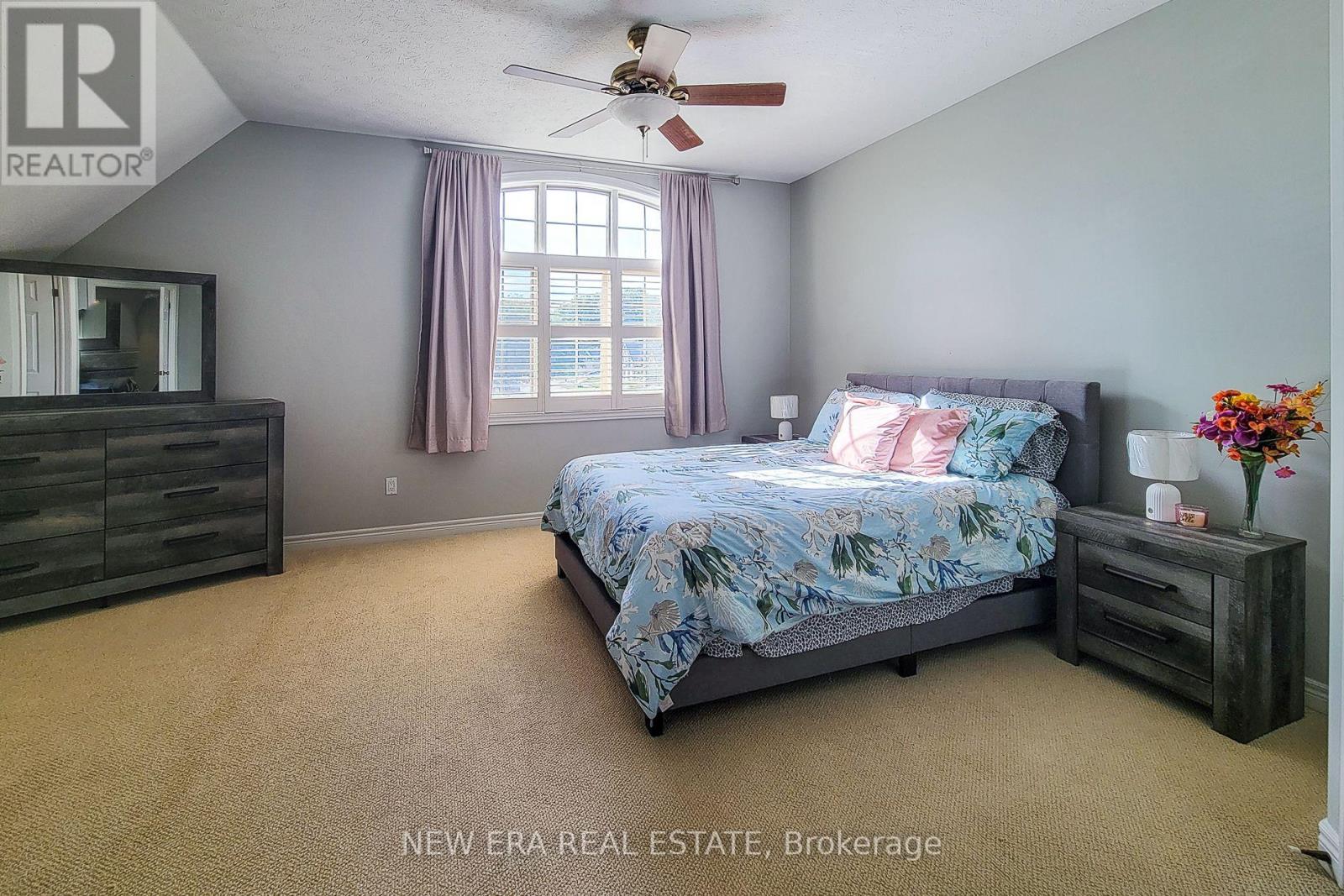 24 Carmichael Crescent Property Photo 35