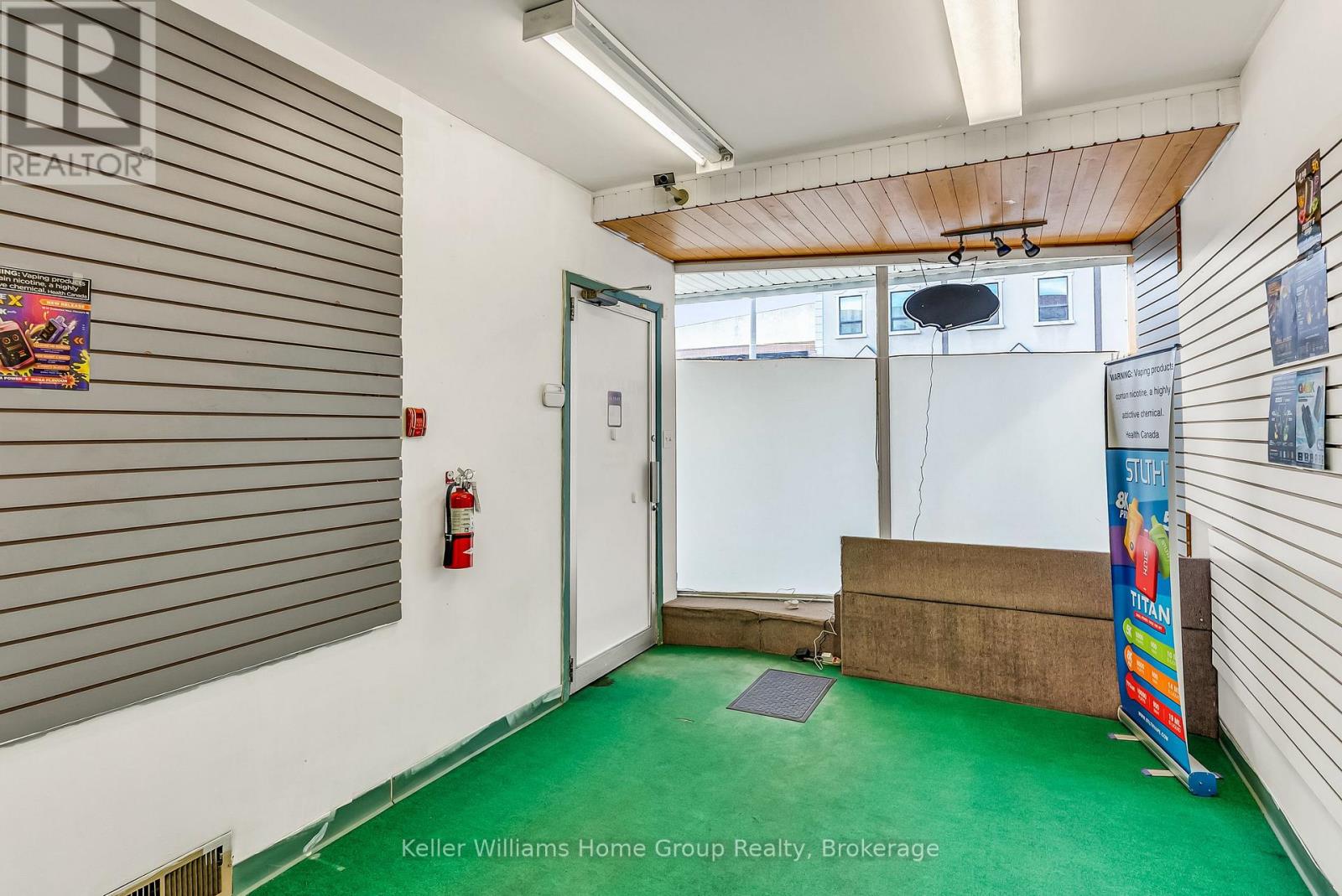 49 Cork Street E Property Photo 5