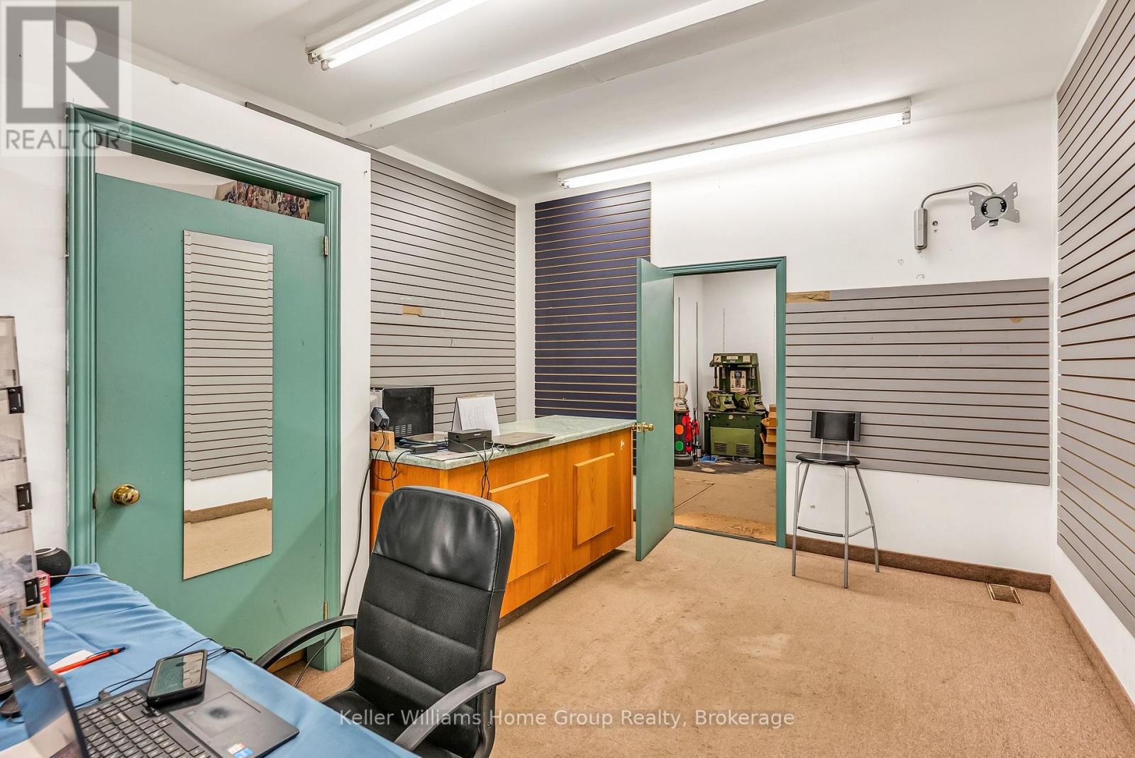 49 Cork Street E Property Photo 11