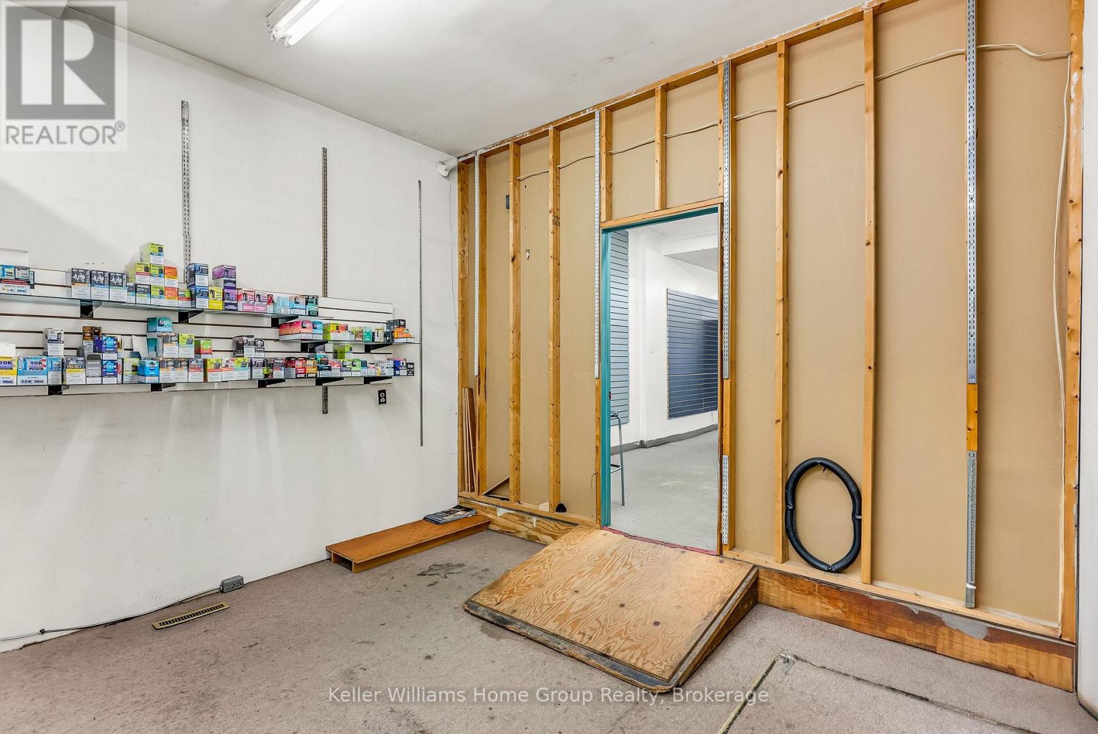 49 Cork Street E Property Photo 12