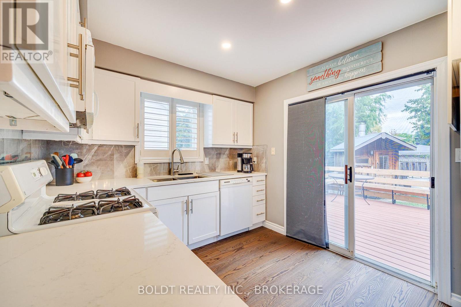 16 Westbury Drive Property Photo 8
