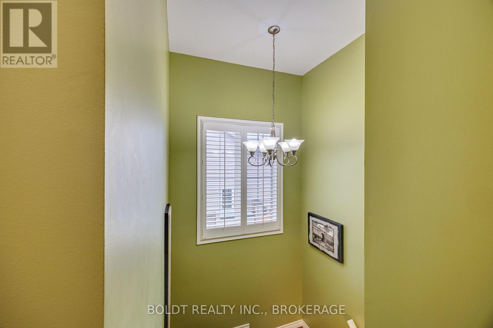 16 Westbury Drive Property Photo 18