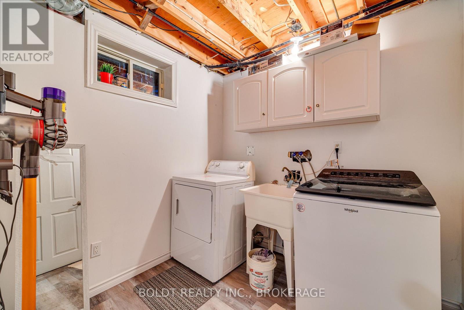 16 Westbury Drive Property Photo 20