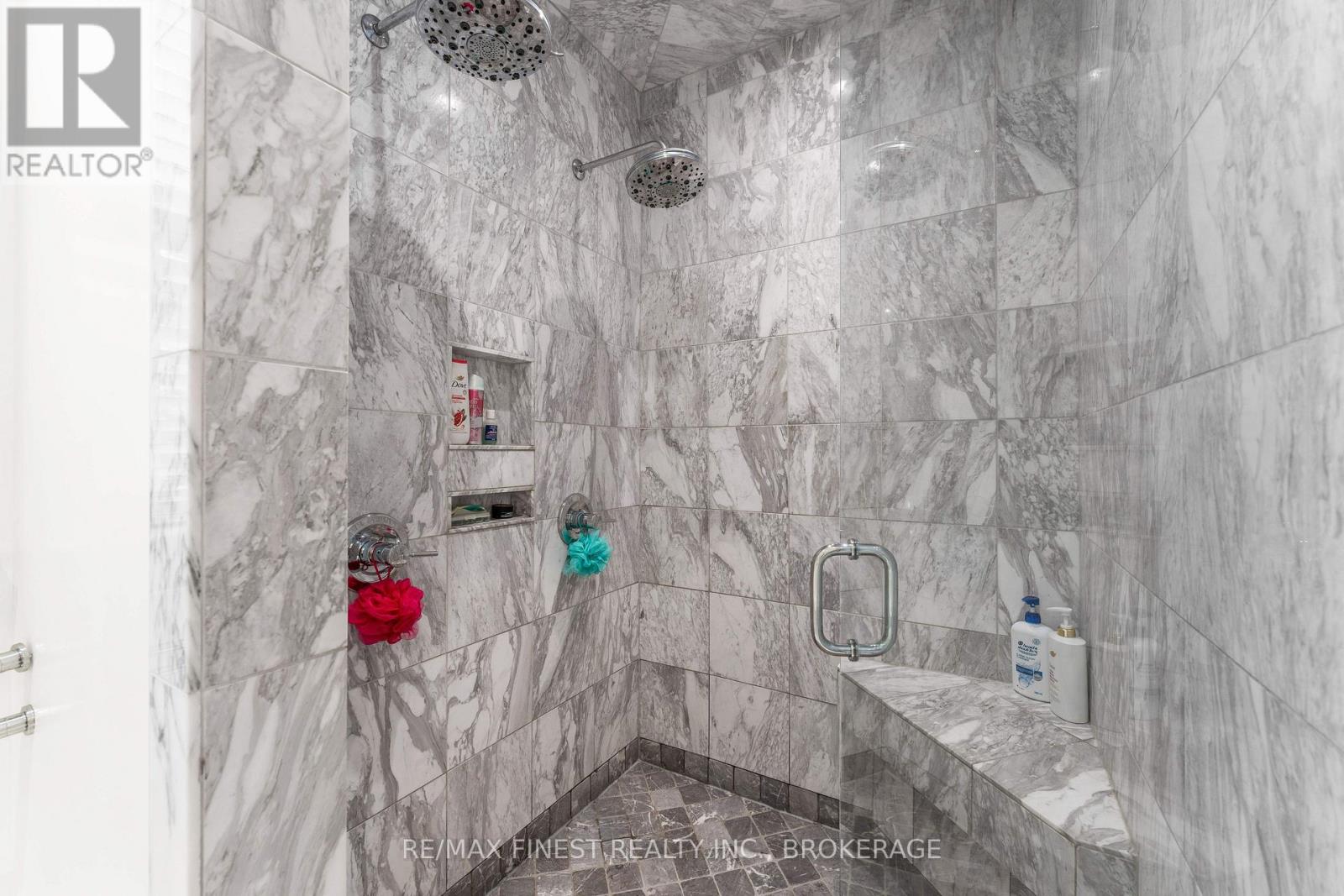 141 Benjamin Court Property Photo 24