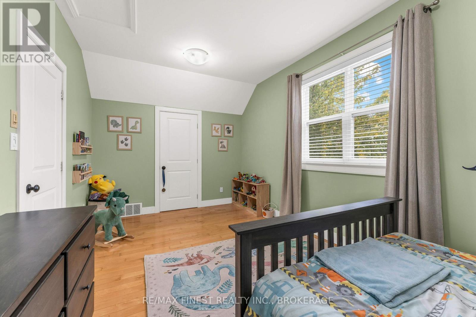 141 Benjamin Court Property Photo 31