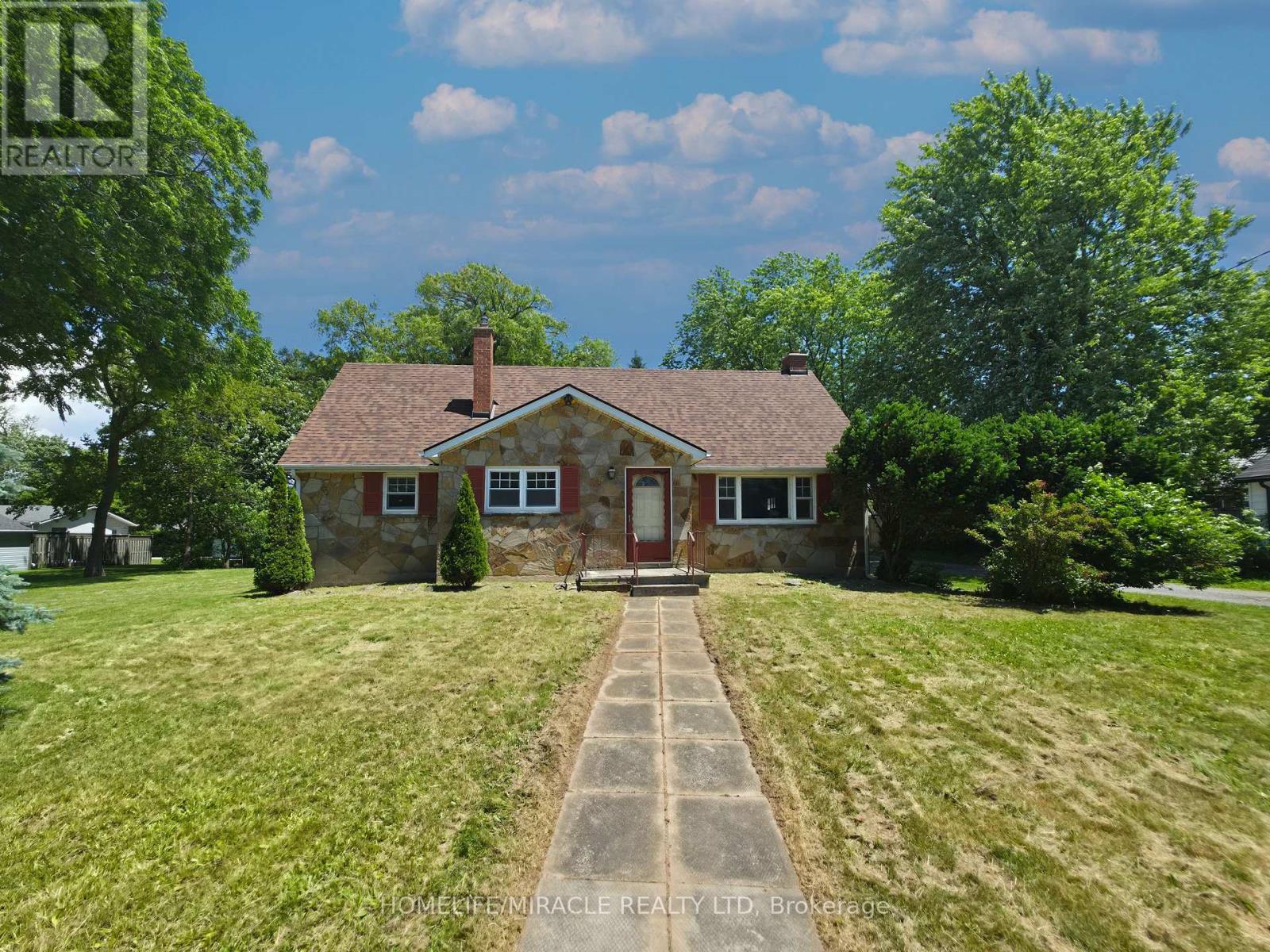 17 Goderich Street Property Photo 5