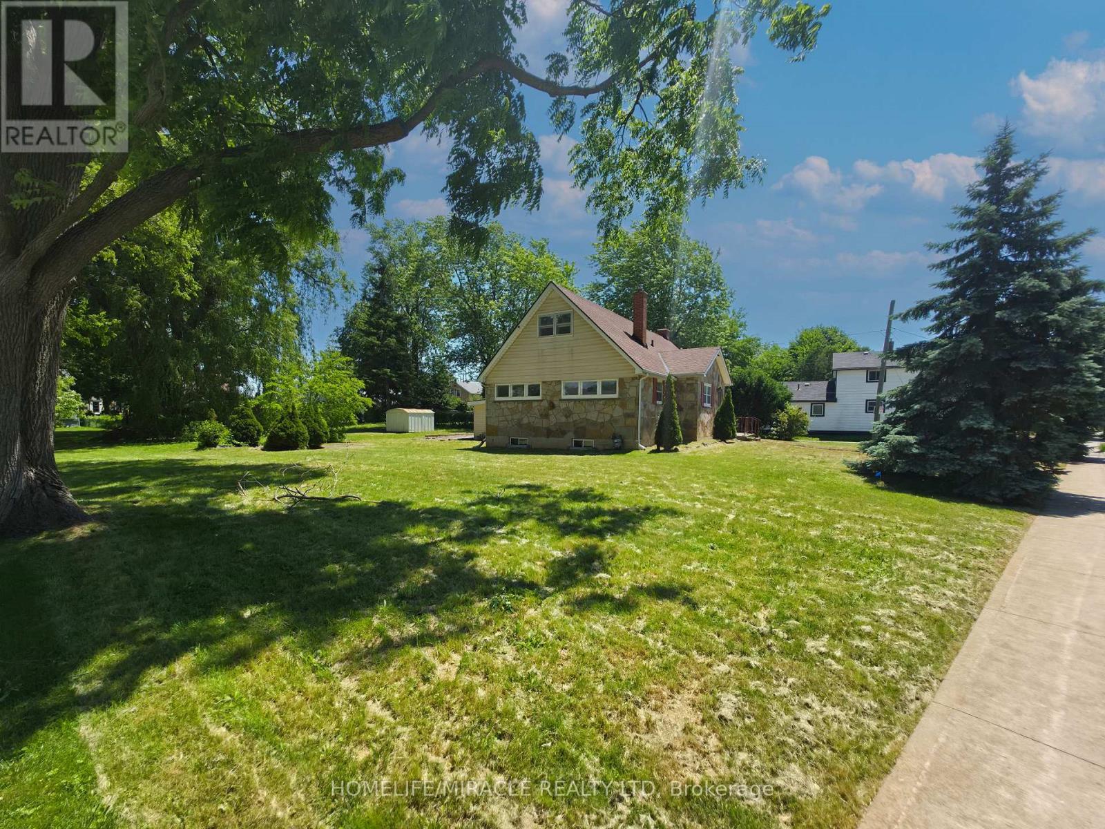17 Goderich Street Property Photo 6