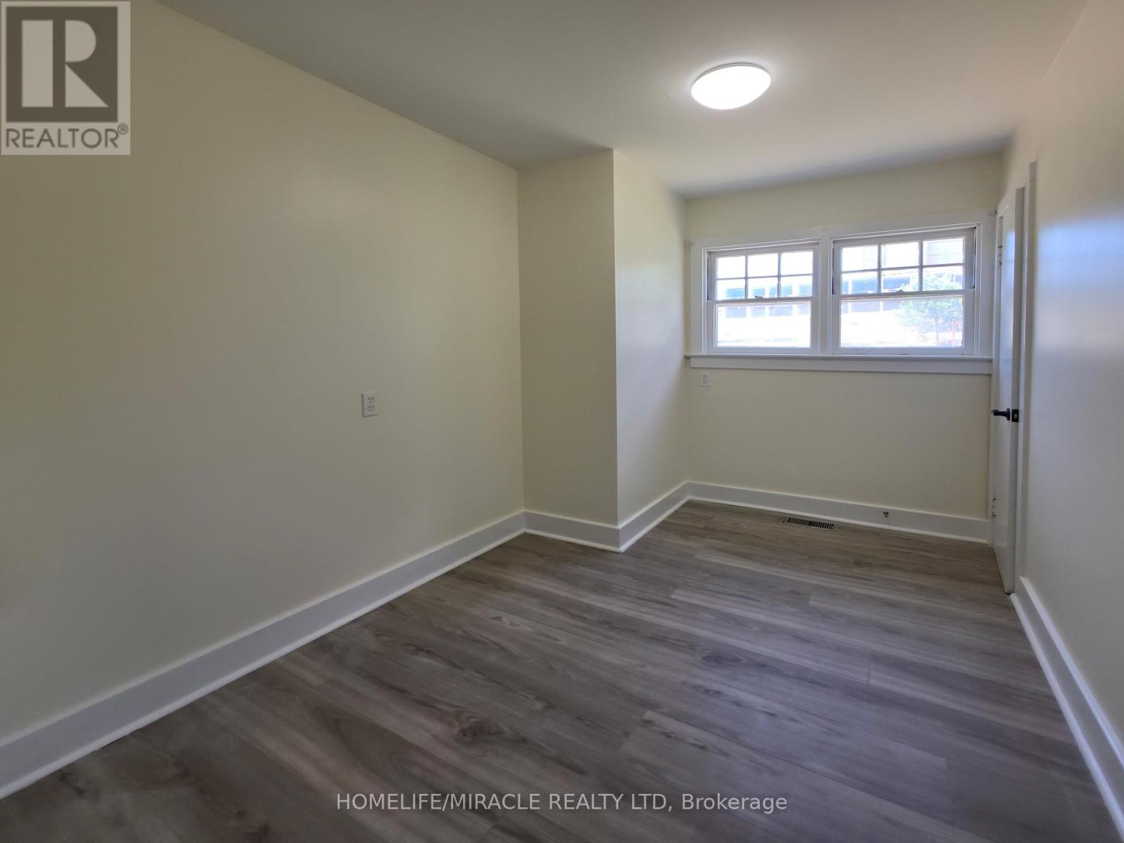 17 Goderich Street Property Photo 28