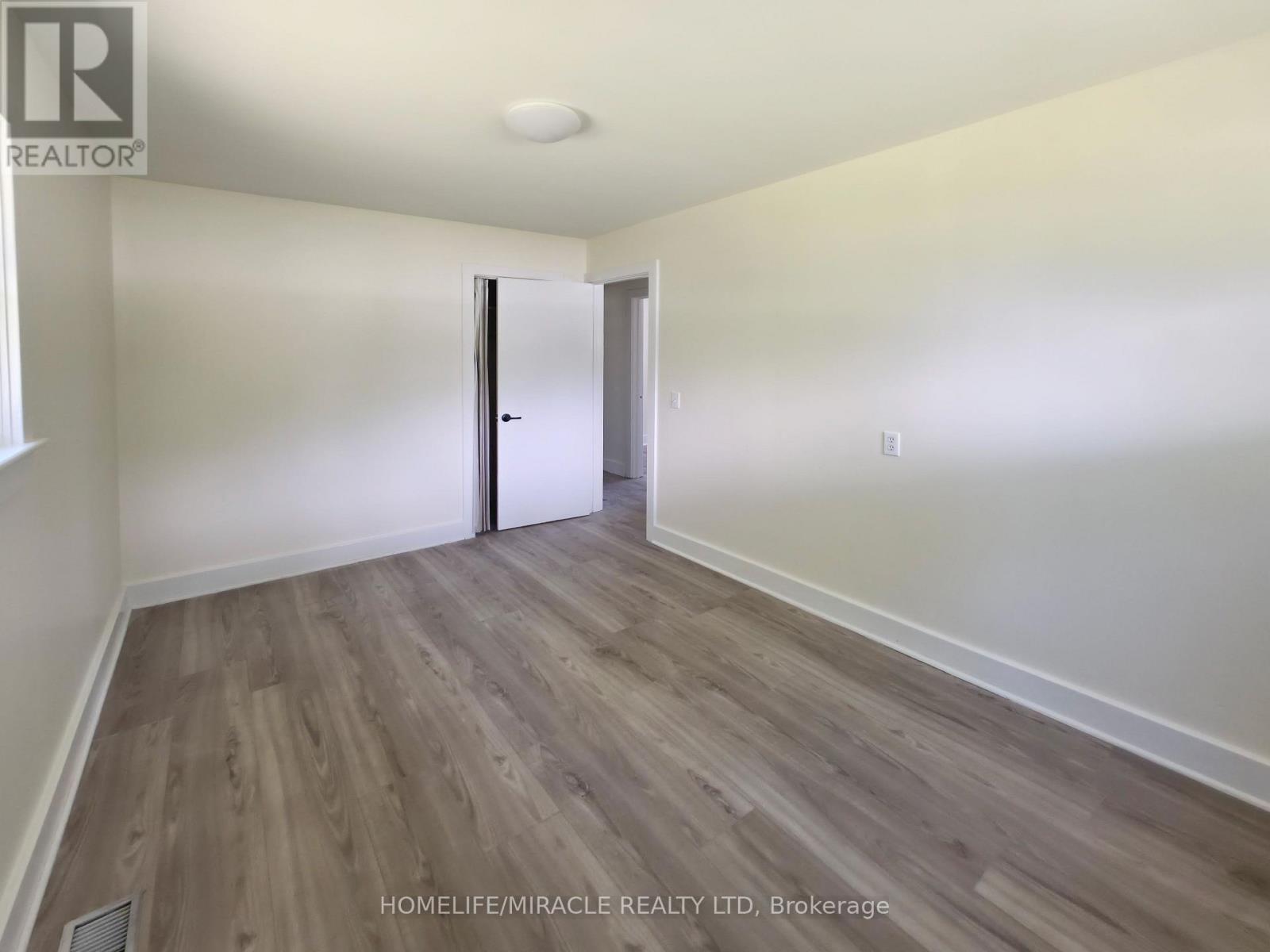 17 Goderich Street Property Photo 31