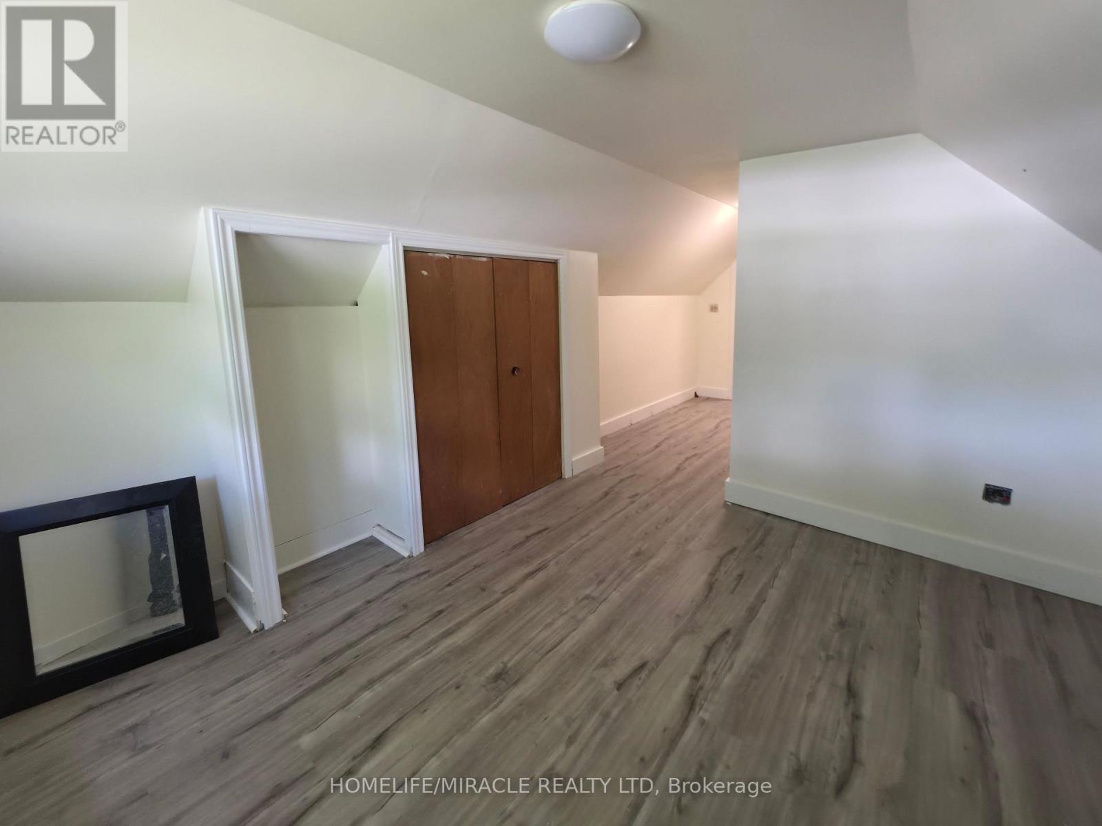17 Goderich Street Property Photo 40